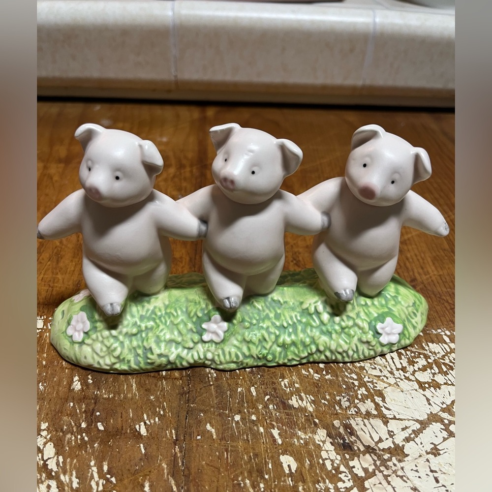 Department 56 Three Little Pigs Vintage ceramic figurine